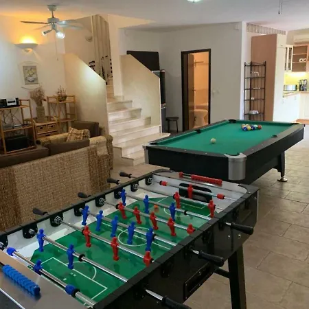 ヴィラ Monica Ložišće